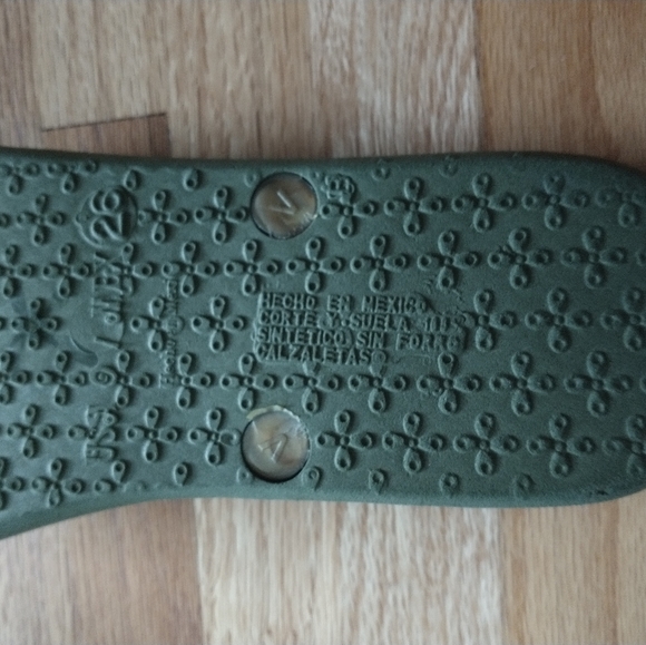 Sandals - Picture 4 of 4